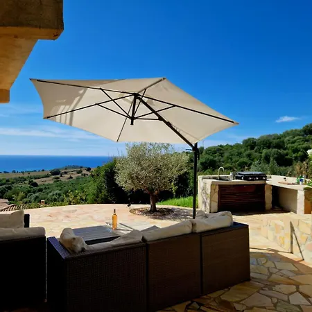 Modern 5 Double Bedrooms, New Ac, Private Pool And Stunning View 800 M From 别墅 *