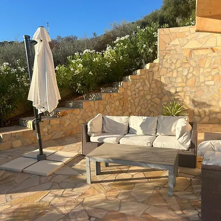 Modern 5 Double Bedrooms, New Ac, Private Pool And Stunning View 800 M From *