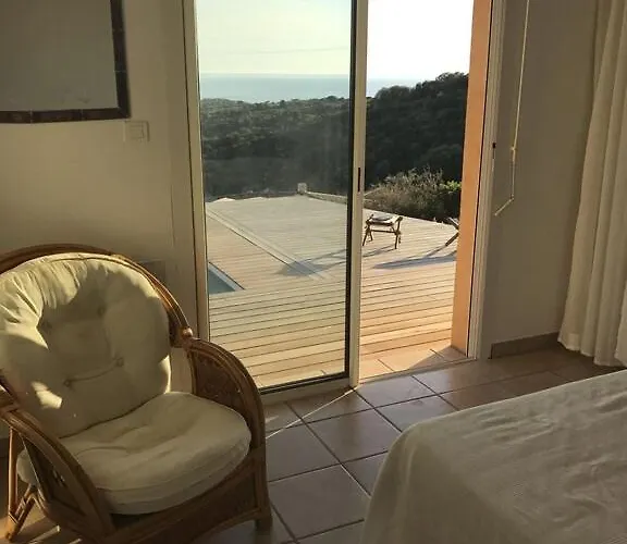 Modern 5 Double Bedrooms, New Ac, Private Pool And Stunning View 800 M From Villa Sagone (Corsica)