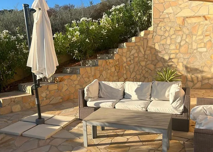 Modern 5 Double Bedrooms, New Ac, Private Pool And Stunning View 800 M From *